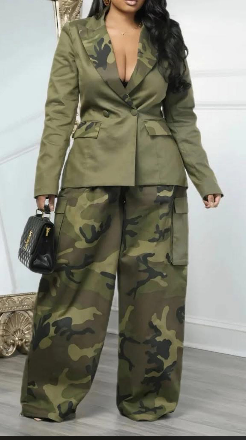 The Men All Paused Camo 2pc Pants Set