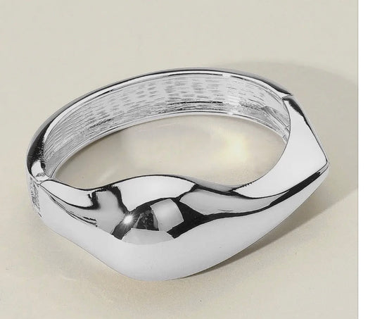 Slender Wavy Bracelet
